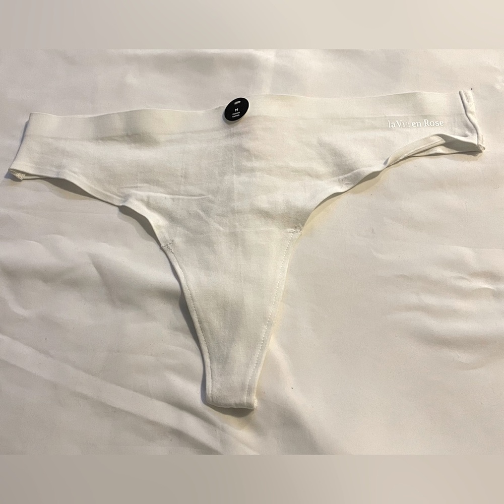 Sz M la vie en rose thong white NWT